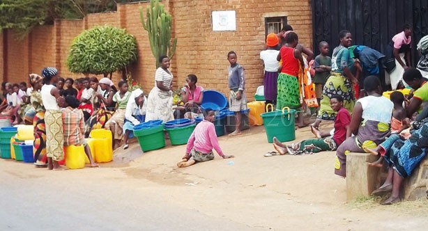 People in Chilobwe and Nkolokosa townships in Blantyre
